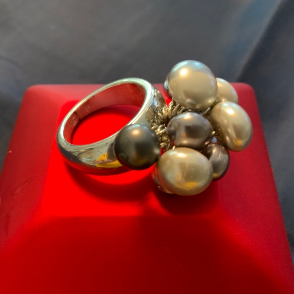 Add this to your Bundle! Pearl Cluster Costume Ring Size 8 - Picture 5 of 7